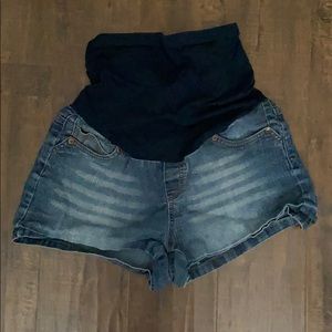Maternity shorts
